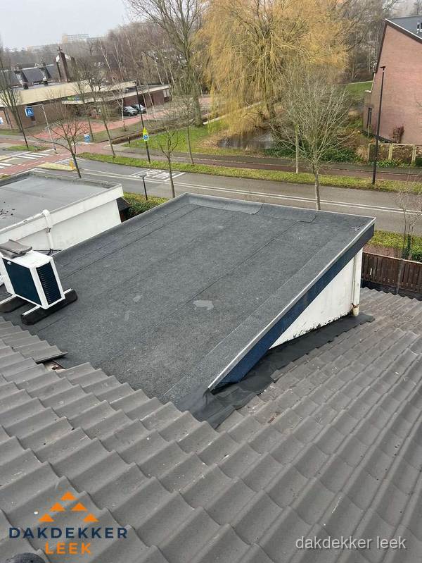 Plat dak met bitumen isolatie en dakbedekking in Leek Plat dak met bitumen isolatie en dakbedekking in Leek