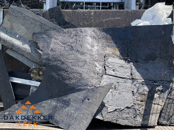 Kosten dakrenovatie: afvoer oud dakmateriaal in Leek Kosten dakrenovatie: afvoer oud dakmateriaal in Leek