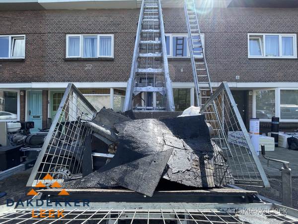 Kosten dakreparatie: dakschade aan flatgebouw in Leek Kosten dakreparatie: dakschade aan flatgebouw in Leek