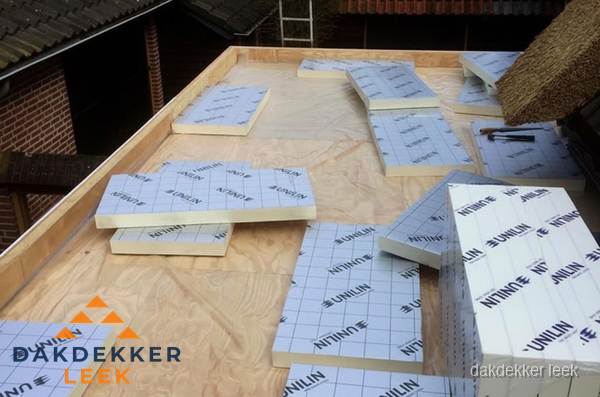 PIR isolatieplaten leggen op plat dak in Leek PIR isolatieplaten leggen op plat dak in Leek